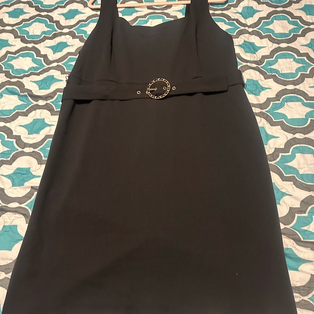 Suzy Shier Elegant Black Mini Dress with Gold Buckle